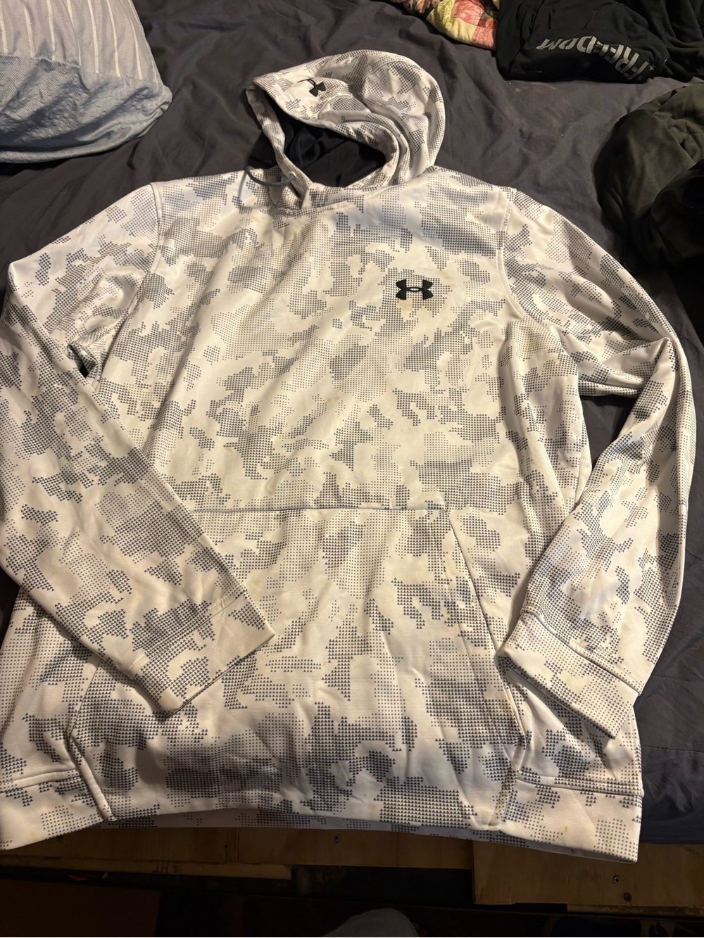 LG Men’s White and Gray Camo Hooded Pullover